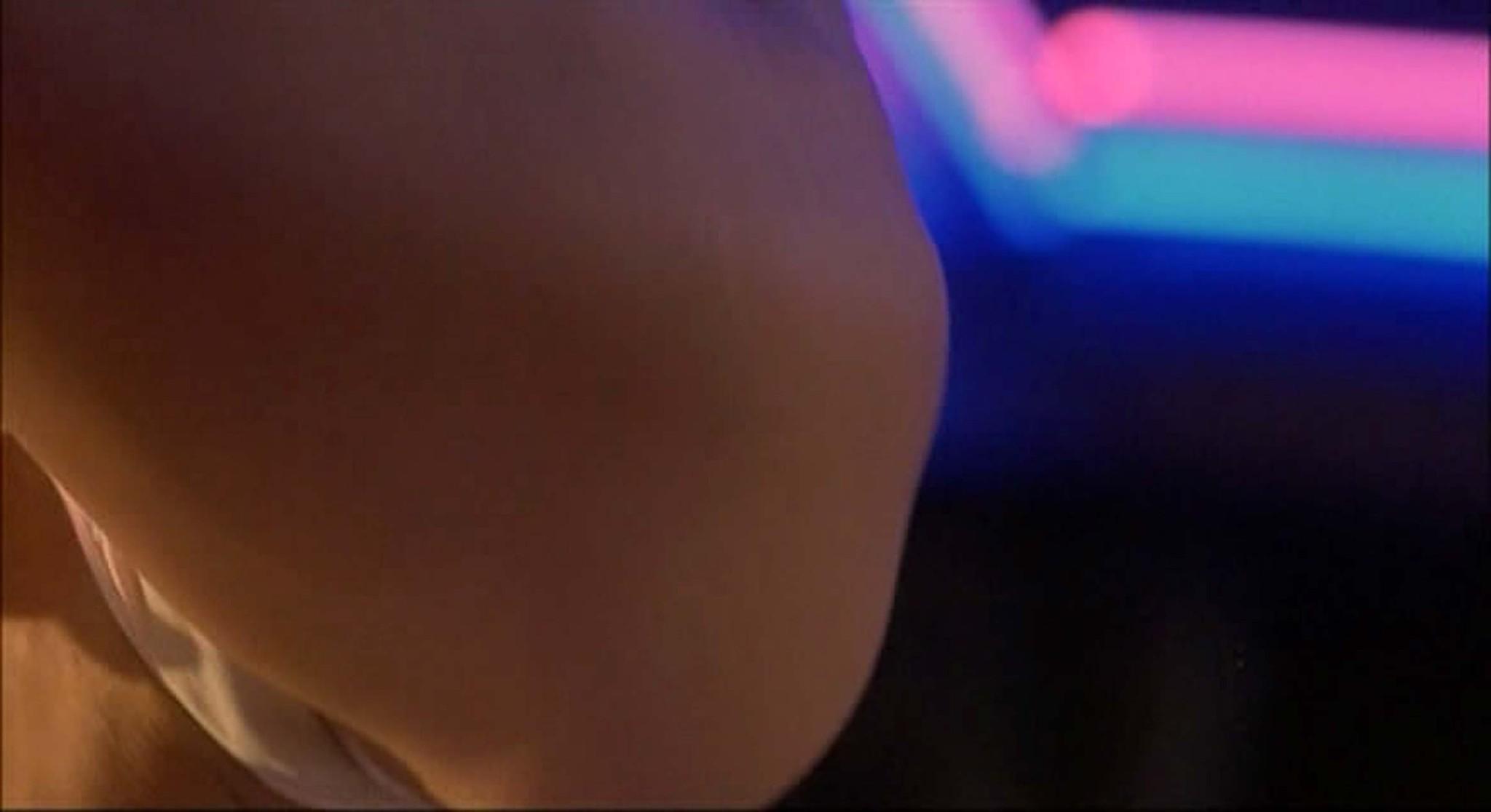 10P Daryl Hannah exposing her nice small tits in nude movie scenes