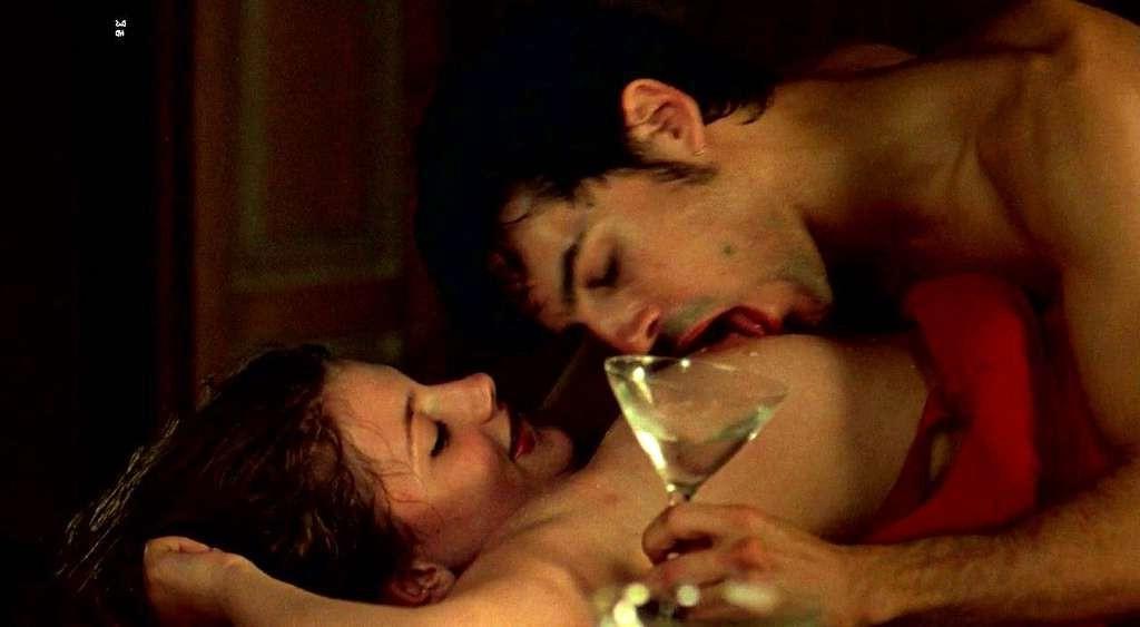 10P Miriam Giovanelli exposing her nice big boobs in nude movie scenes
