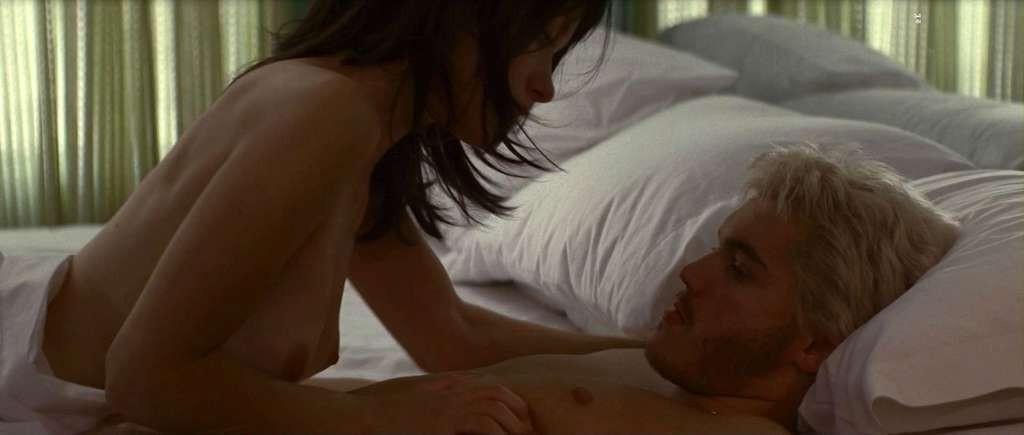 10P Olivia Wilde exposing her nice big boobs and fucking with some guy in nude movie