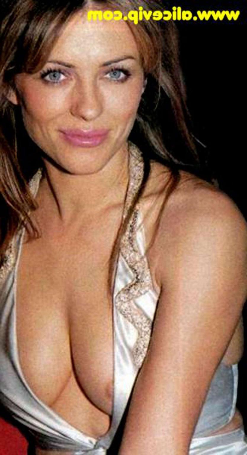 16P Elizabeth Hurley exposing sexy nude boobs and hot pussy on bech