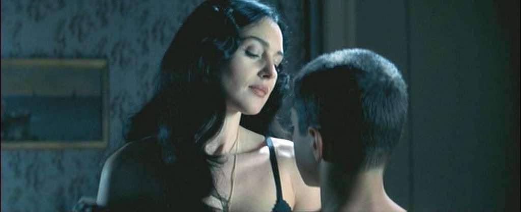 10P Monica Bellucci exposing her nice huge boobs and hairy pussy in movie captures
