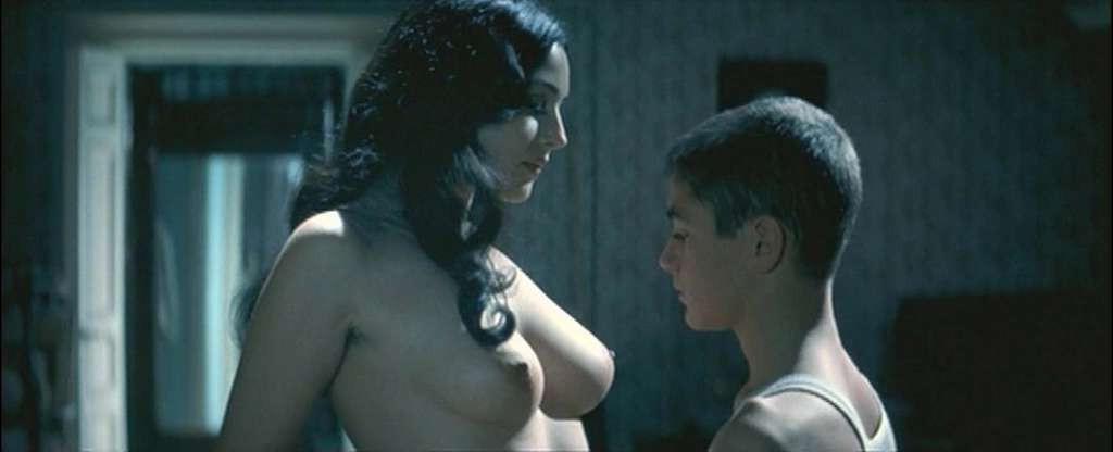 10P Monica Bellucci exposing her nice huge boobs and hairy pussy in movie captures