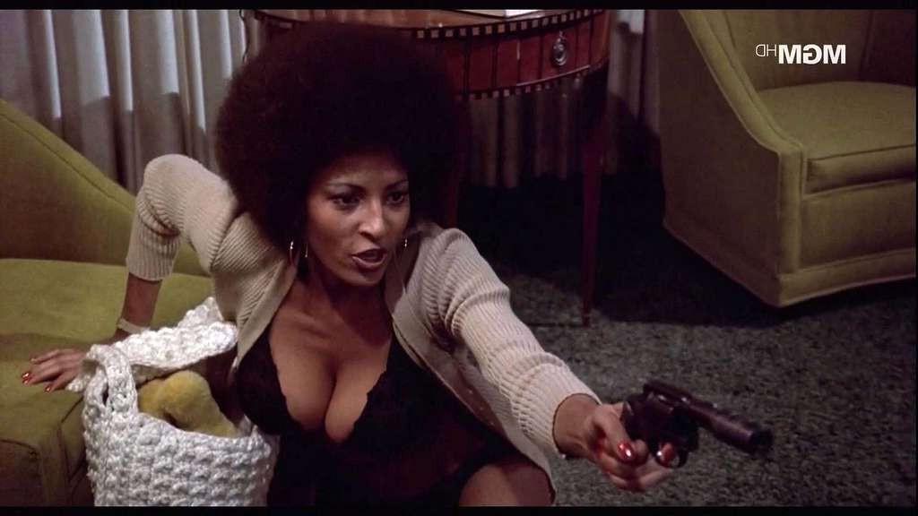 10P Pam Grier exposing her nice huge boobs in nude movie scenes