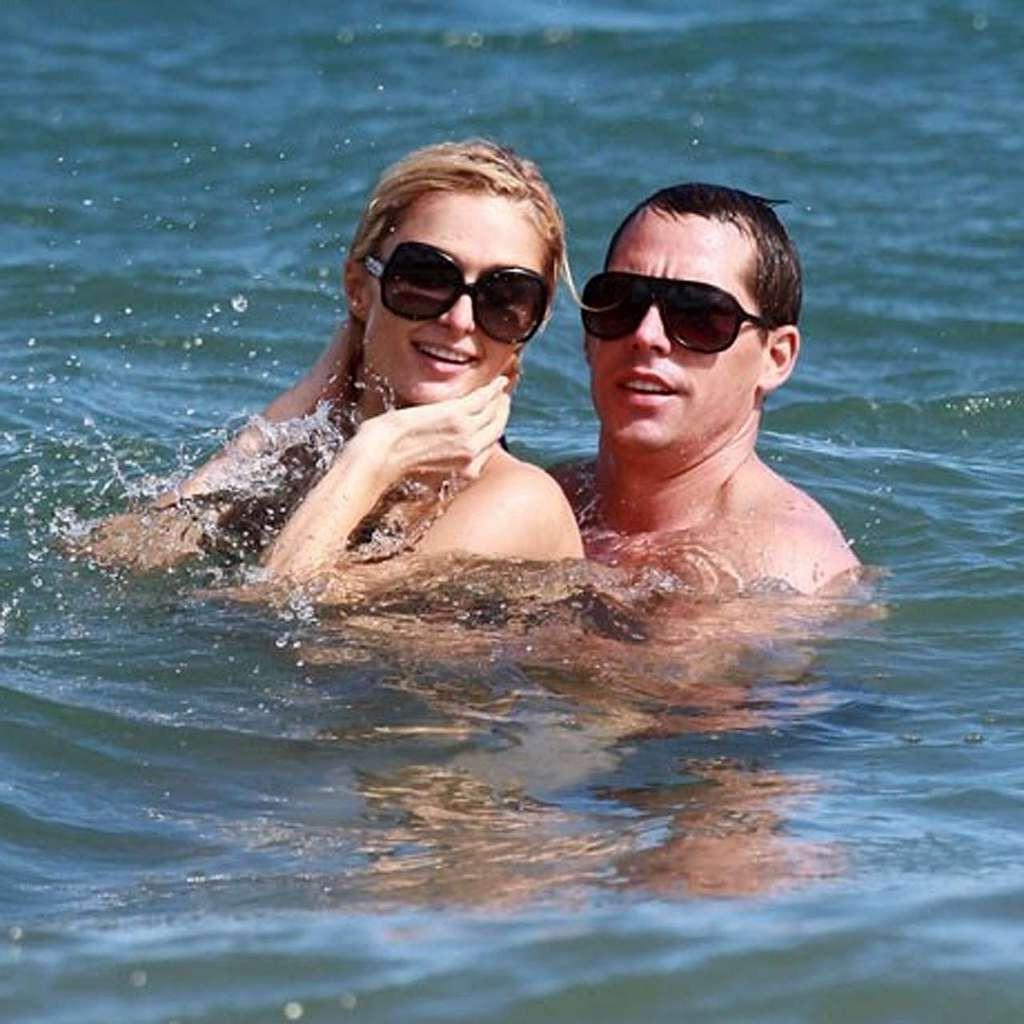 10P Paris Hilton looking sexy and making out with her boyfriend in bikini paparazzi 