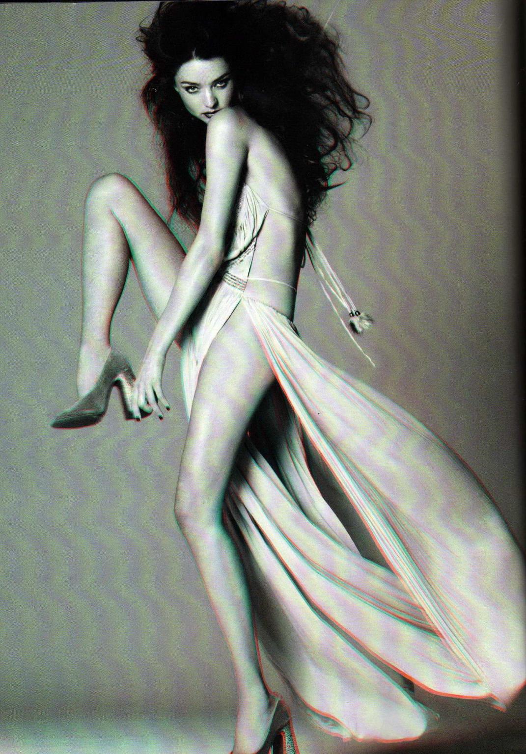 15P Miranda Kerr posing nude for Italian Vogue magazine - September 3-D issue