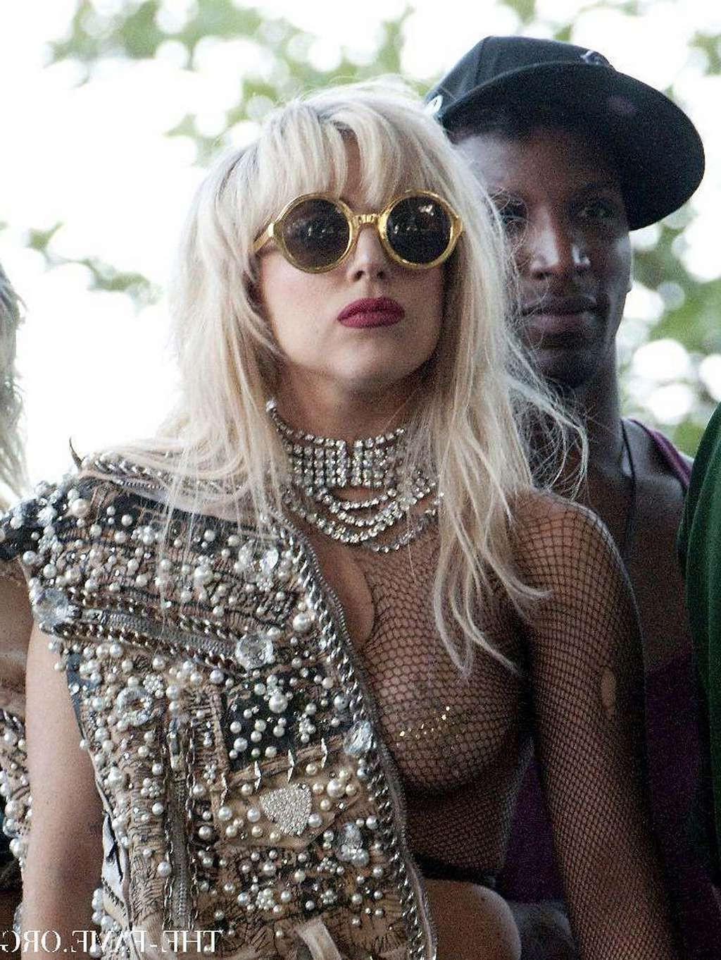 10P Lady Gaga posing all nude for some magazine and in see thru top paparazzi shoots