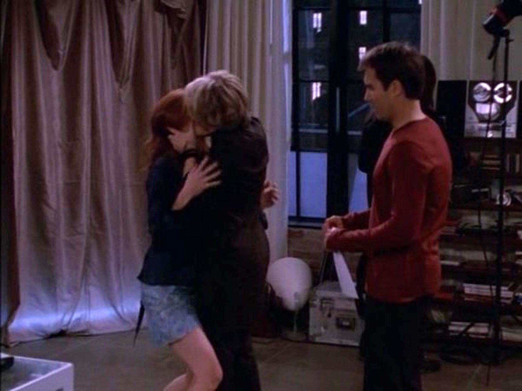 10P Glenn Close exposing her nice big tits and kissing girl in movie