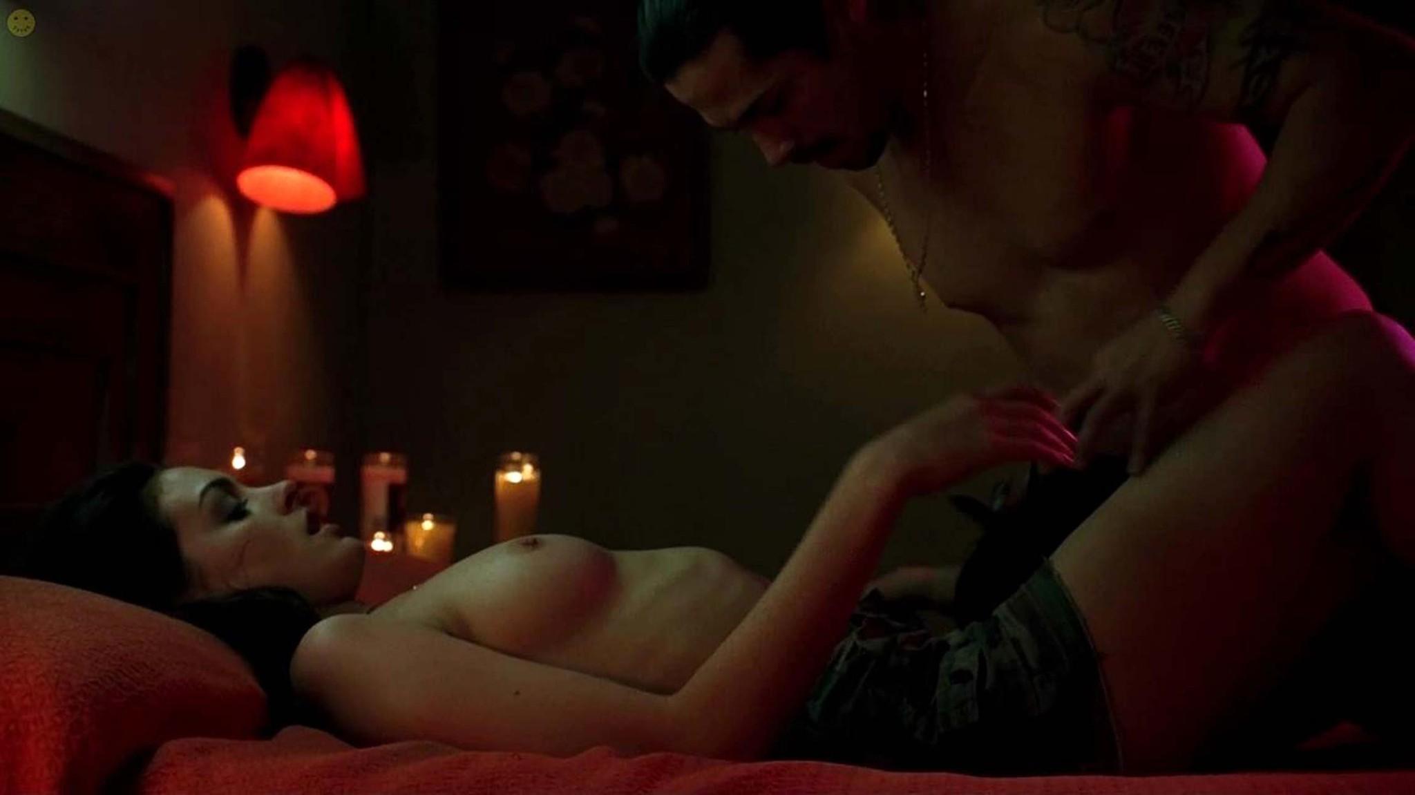 9P Anne Hathaway trying to masturbate under jeans and exposing her nice big tits