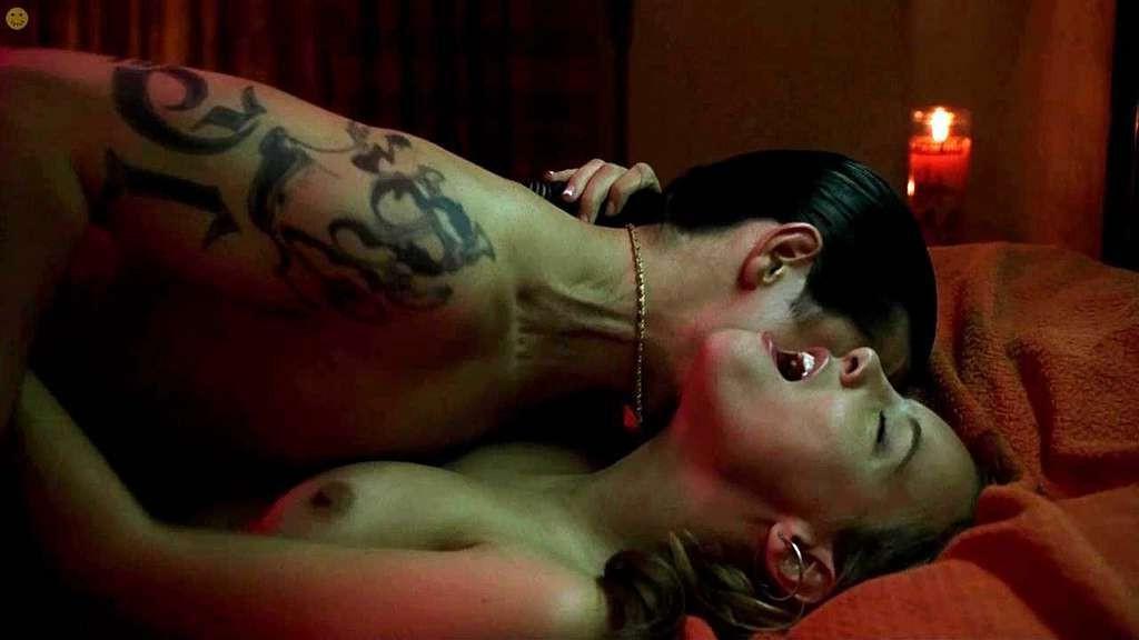 9P Anne Hathaway trying to masturbate under jeans and exposing her nice big tits