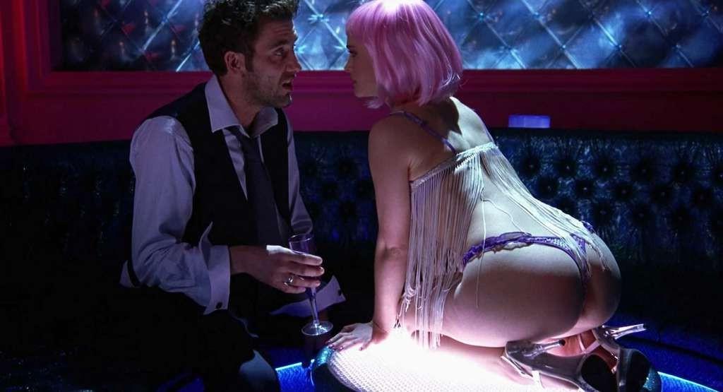 16P Natalie Portman exposing her nice ass in thong and tits slip paparazzi shoots