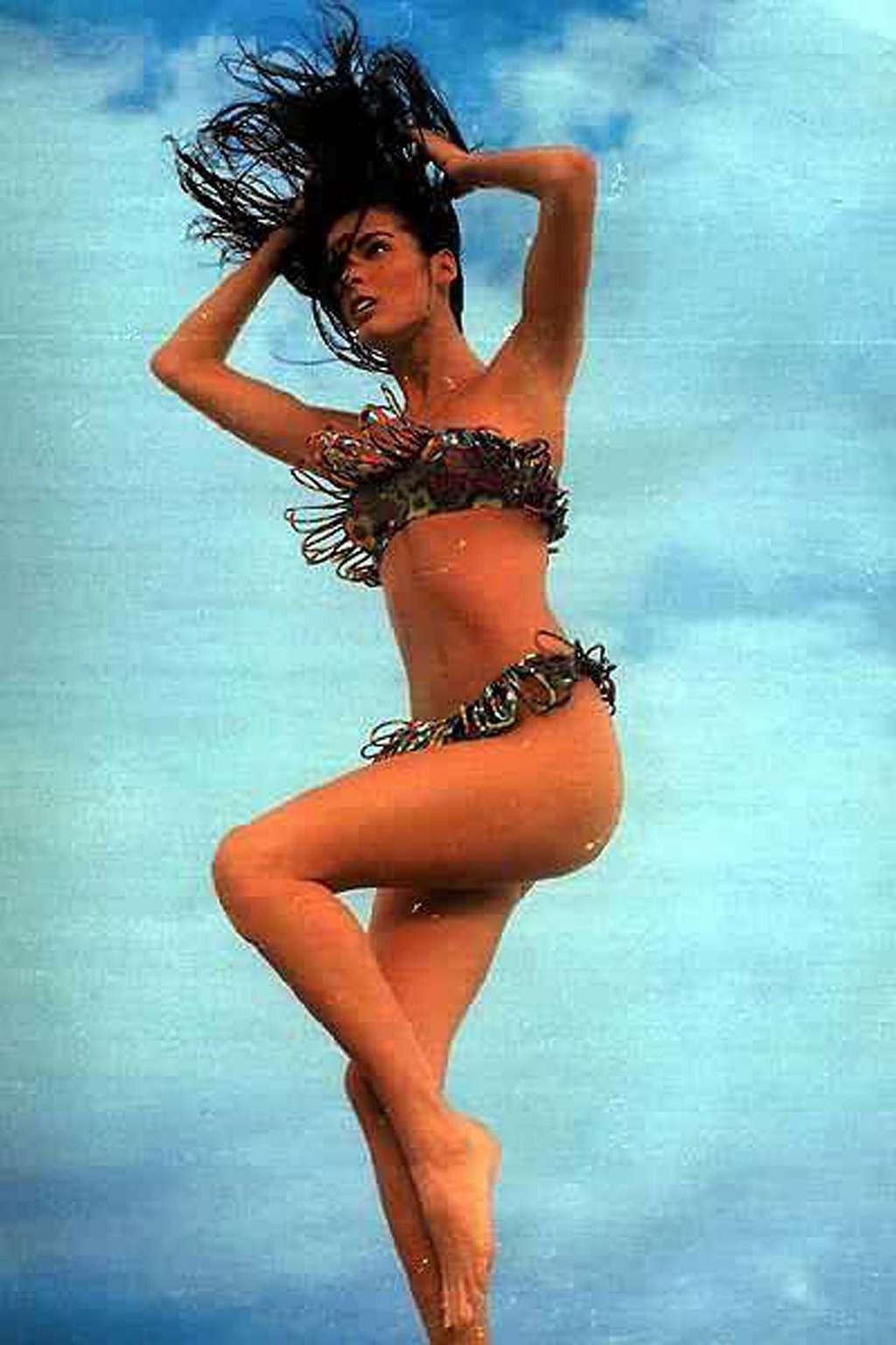 10P Angie Harmon exposing her nice ass in thong and her big tits in see thru top to 