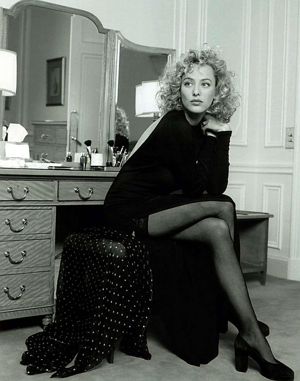 10P Virginia Madsen exposing her nice big tits in movie and posing sexy