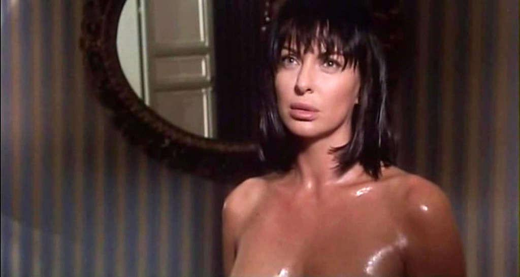 16P Alba Parietti exposing her nice tits and fucking in nude movie scene