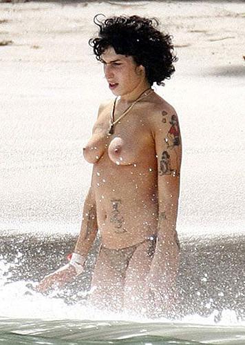 10P Amy Winehouse showing their super sexy ravishing body and pick
