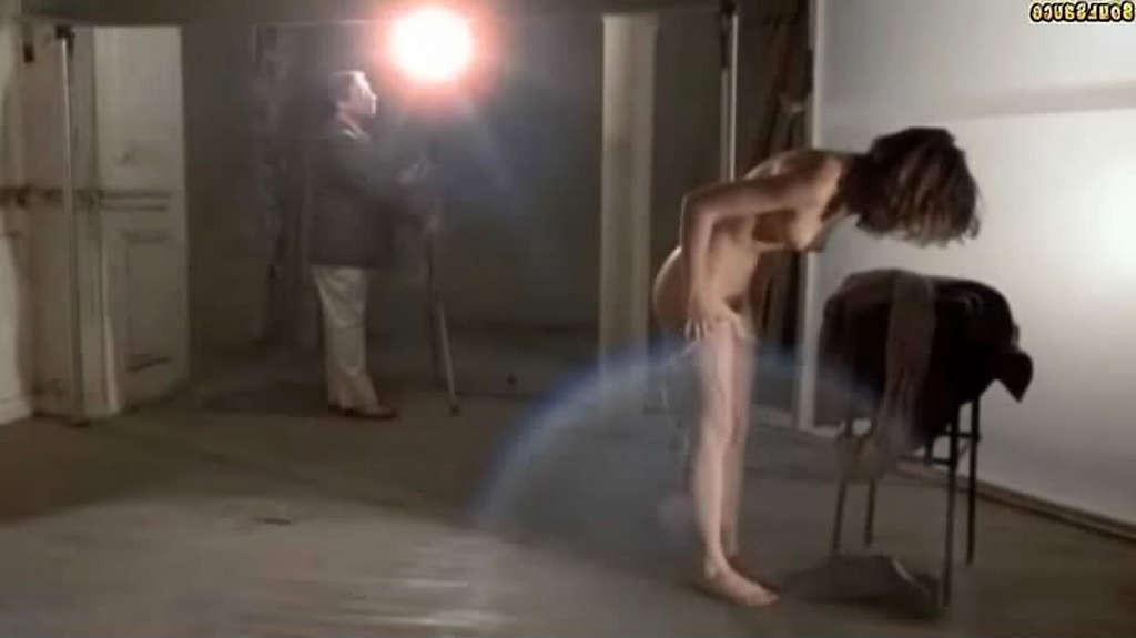 16P Valerie Kaprisky topless and having sex nude movie caps
