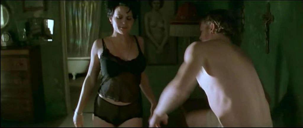 10P Carla Gugino showing her nice big tits and hairy pussy in nude movie scene