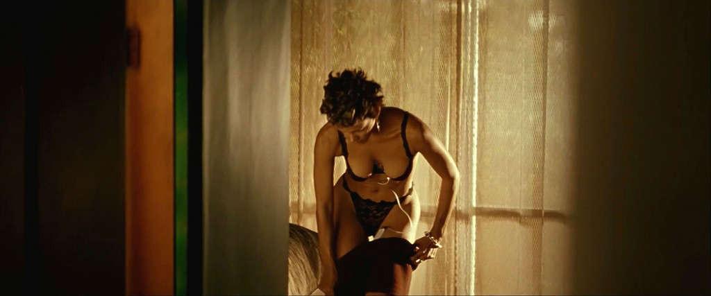 16P Halle Berry showing her nice tits and in underwear in movie caps