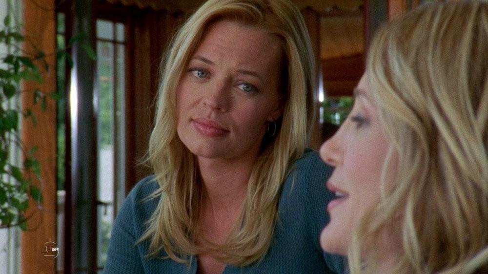 18P Jeri Ryan posing for the paparazzi in simple but hot clothes