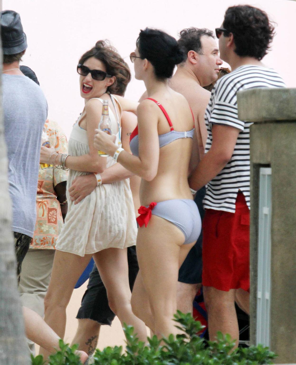 16P Katy Perry exposing her sexy body and huge boobs in bikini on beach