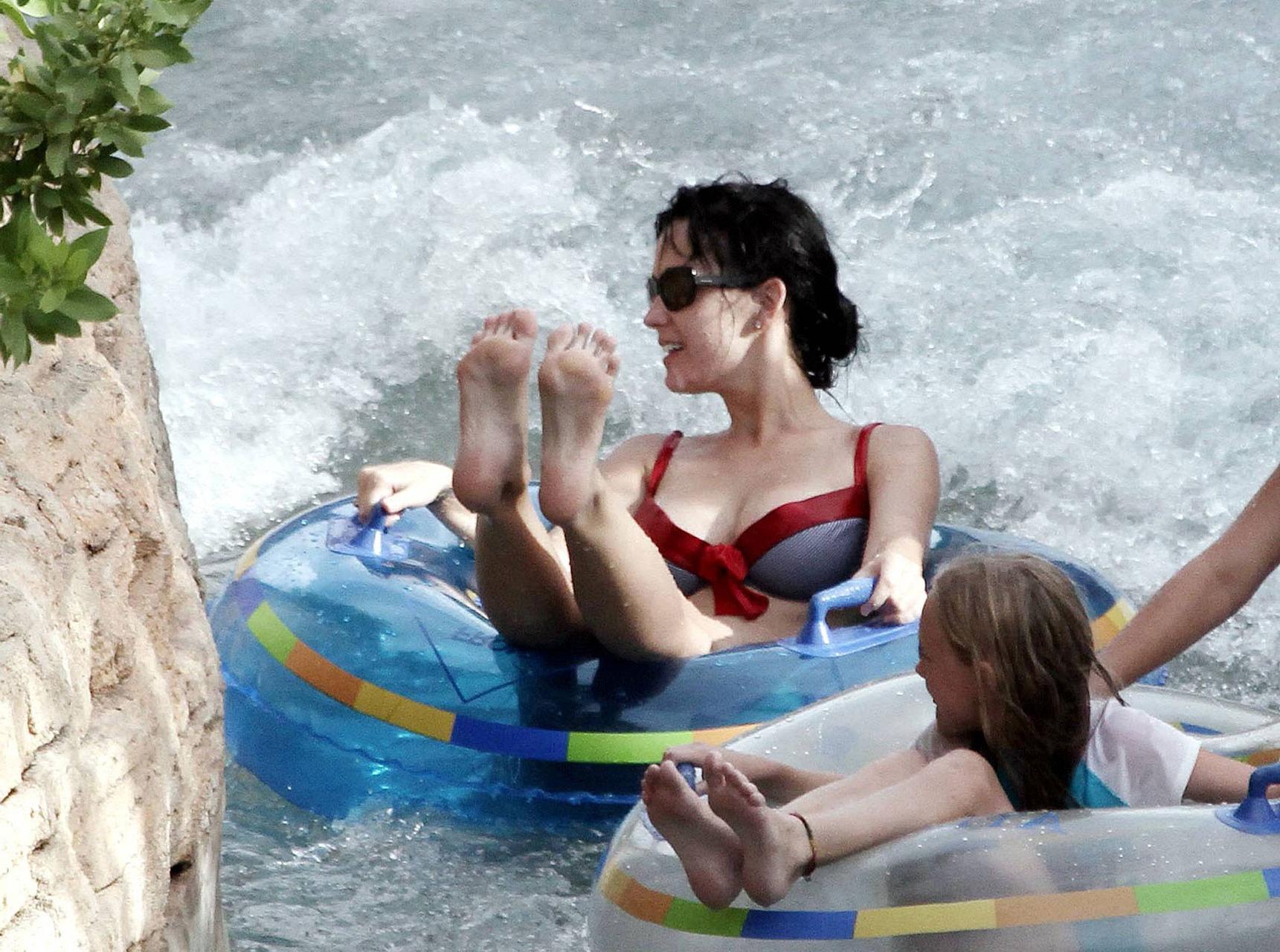 16P Katy Perry exposing her sexy body and huge boobs in bikini on beach