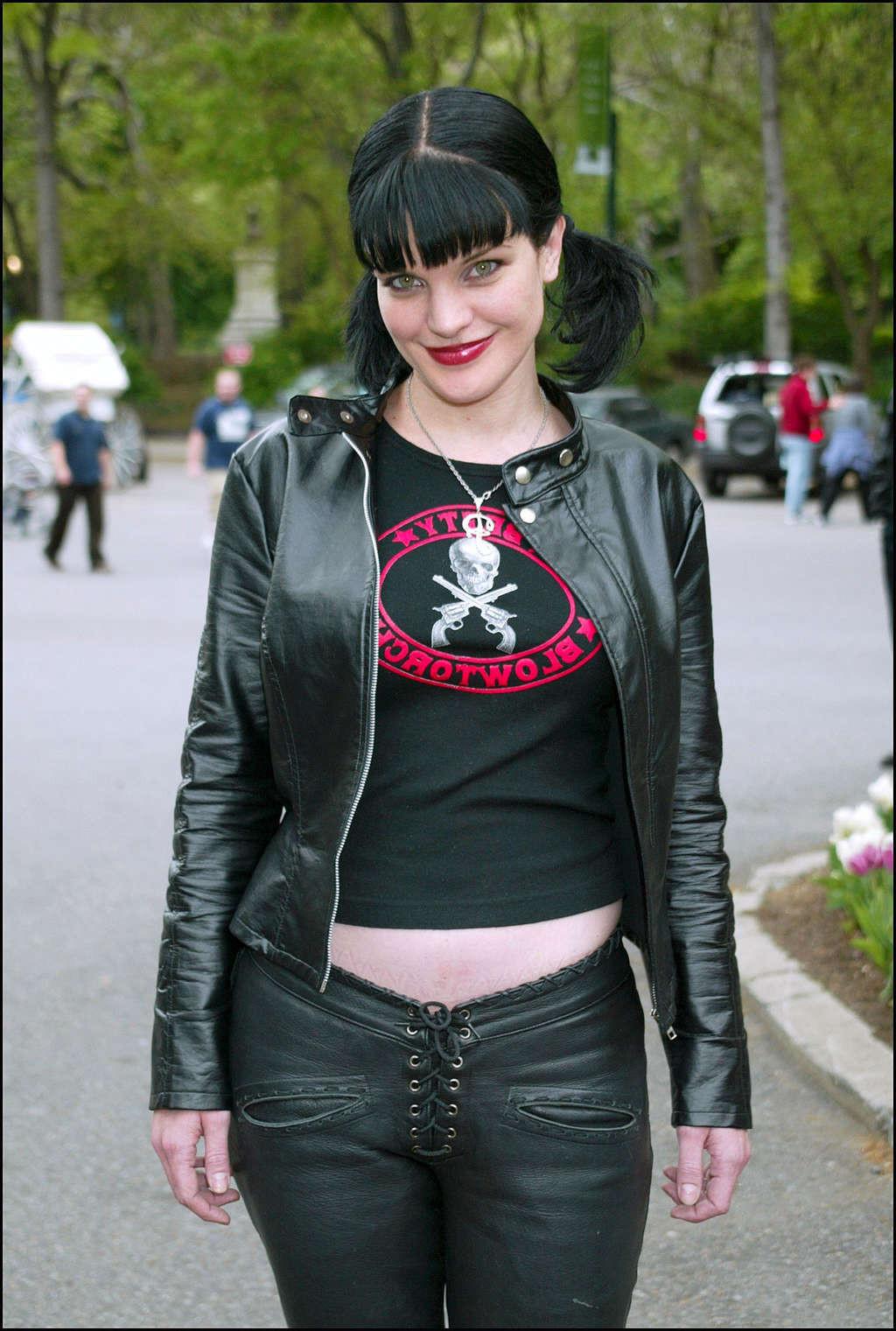 10P Pauley Perrette tits slip while singing and undressing her top