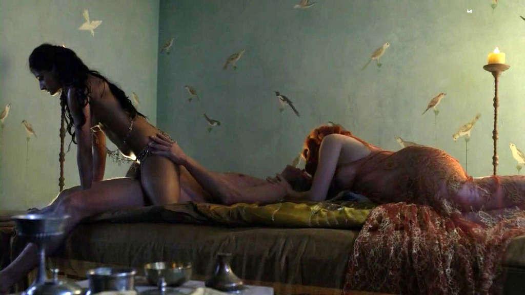 10P Lucy Lawless reveals her huge boobs and fucking hard in nude movie captures