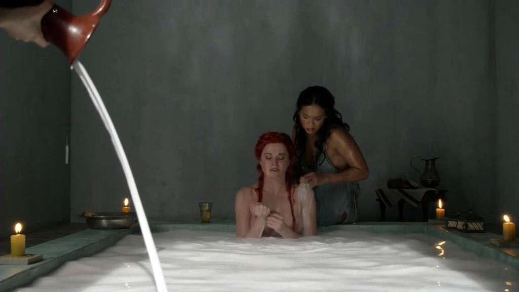 10P Lucy Lawless reveals her huge boobs and fucking hard in nude movie captures