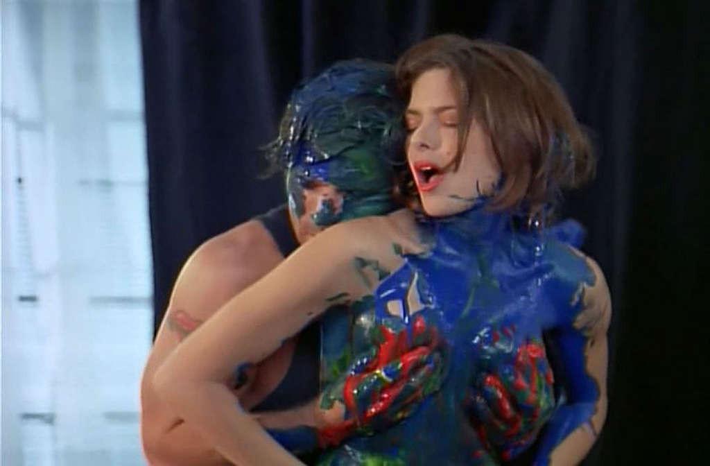 10P Kari Wuhrer exposing her huge boobs and hairy pussy in movie