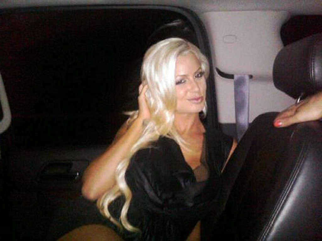 16P Maryse Ouellet exposing her fucking sexy body and huge boobs on private photos