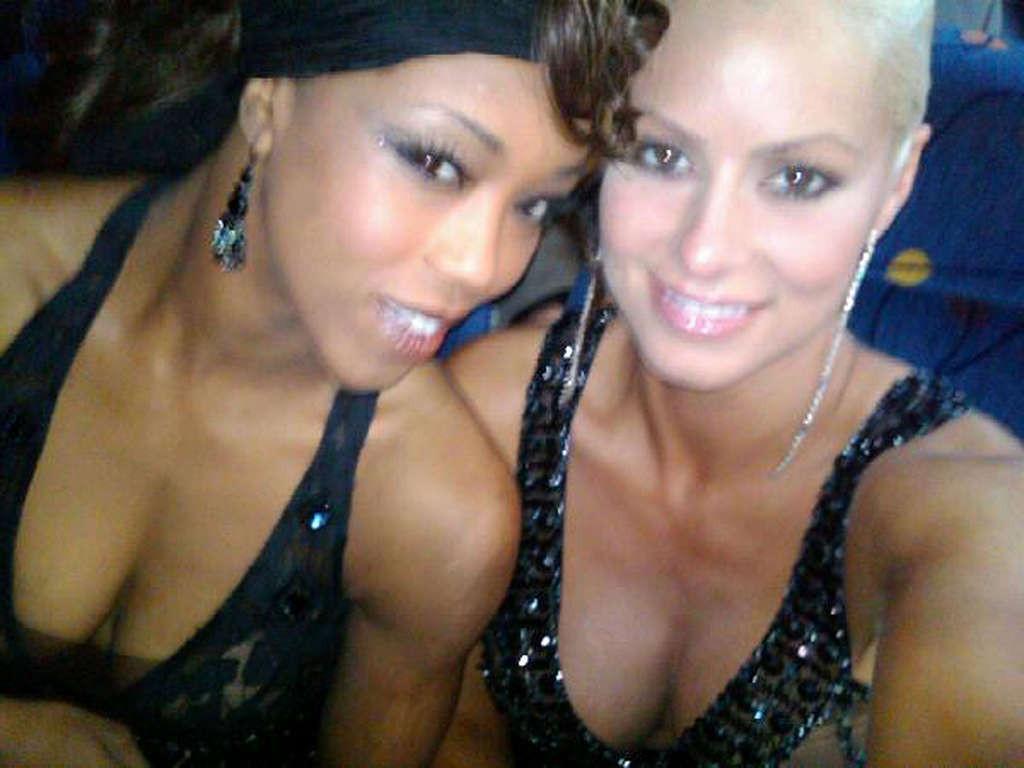 16P Maryse Ouellet exposing her fucking sexy body and huge boobs on private photos