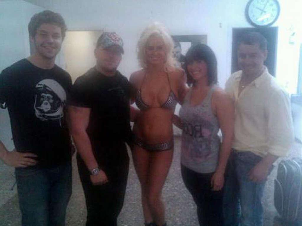 16P Maryse Ouellet exposing her fucking sexy body and huge boobs on private photos
