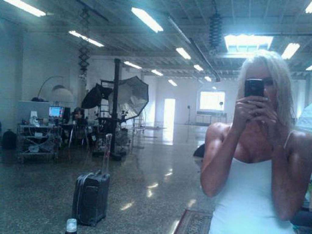 16P Maryse Ouellet exposing her fucking sexy body and huge boobs on private photos