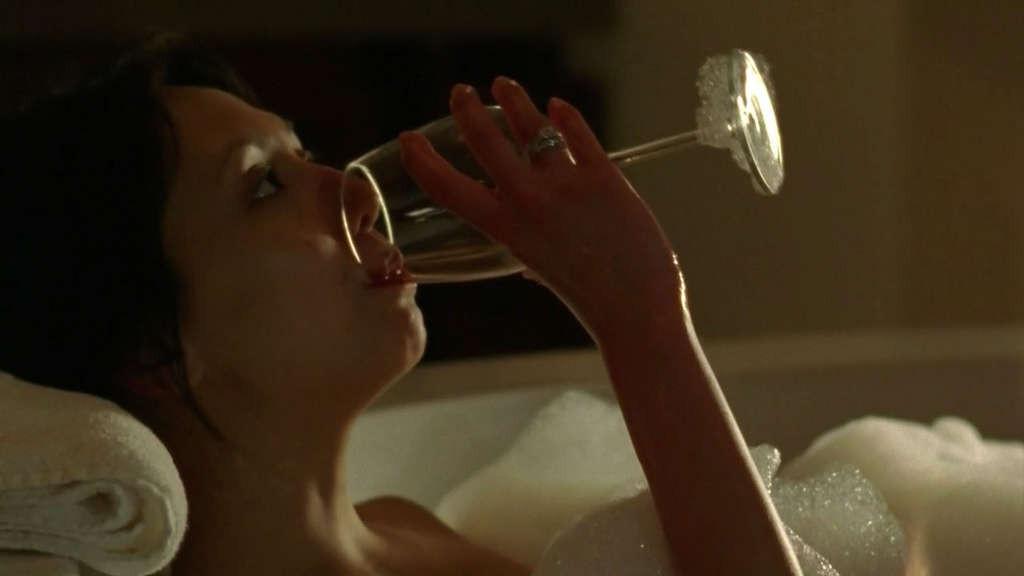 16P Linda Park topless under shower and nude in movie caps