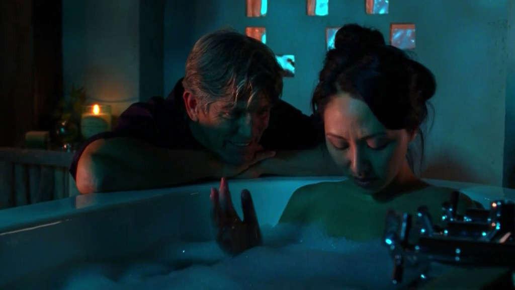 16P Linda Park topless under shower and nude in movie caps