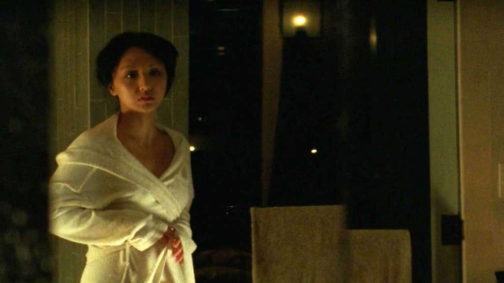 16P Linda Park topless under shower and nude in movie caps