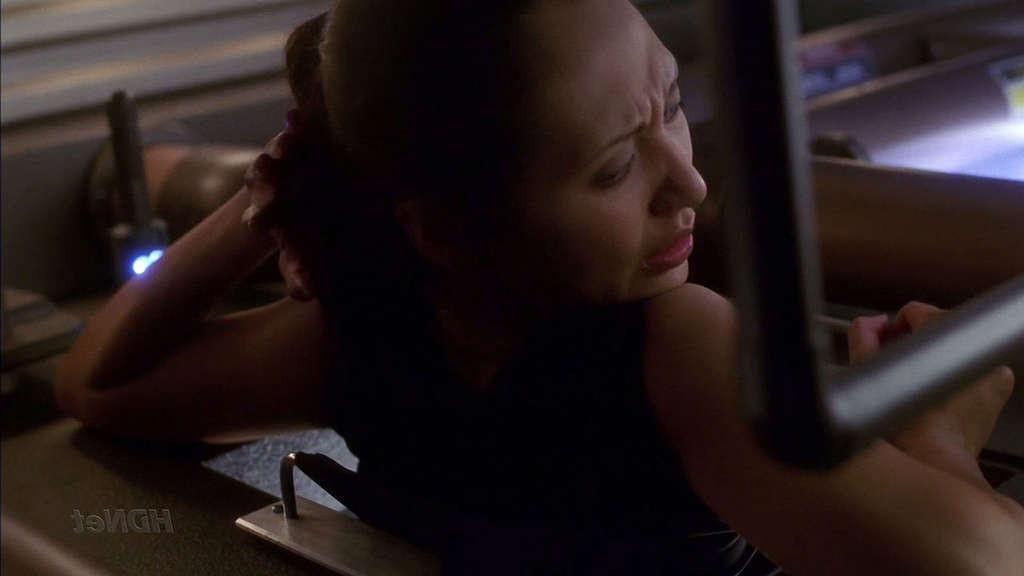 16P Linda Park topless under shower and nude in movie caps