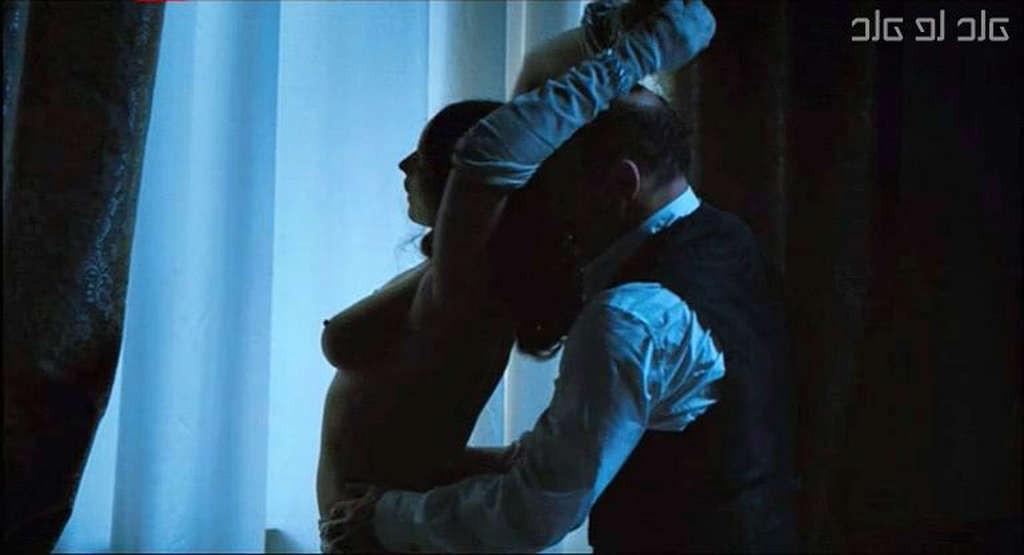 10P Monica Bellucci revealing her huge boobs and have sex in movie