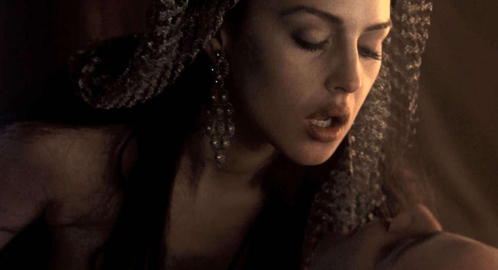 10P Monica Bellucci revealing her huge boobs and have sex in movie