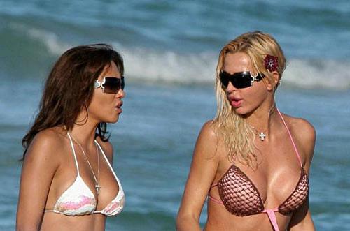 10P Valeria Marini showing their super sexy ravishing body and pick
