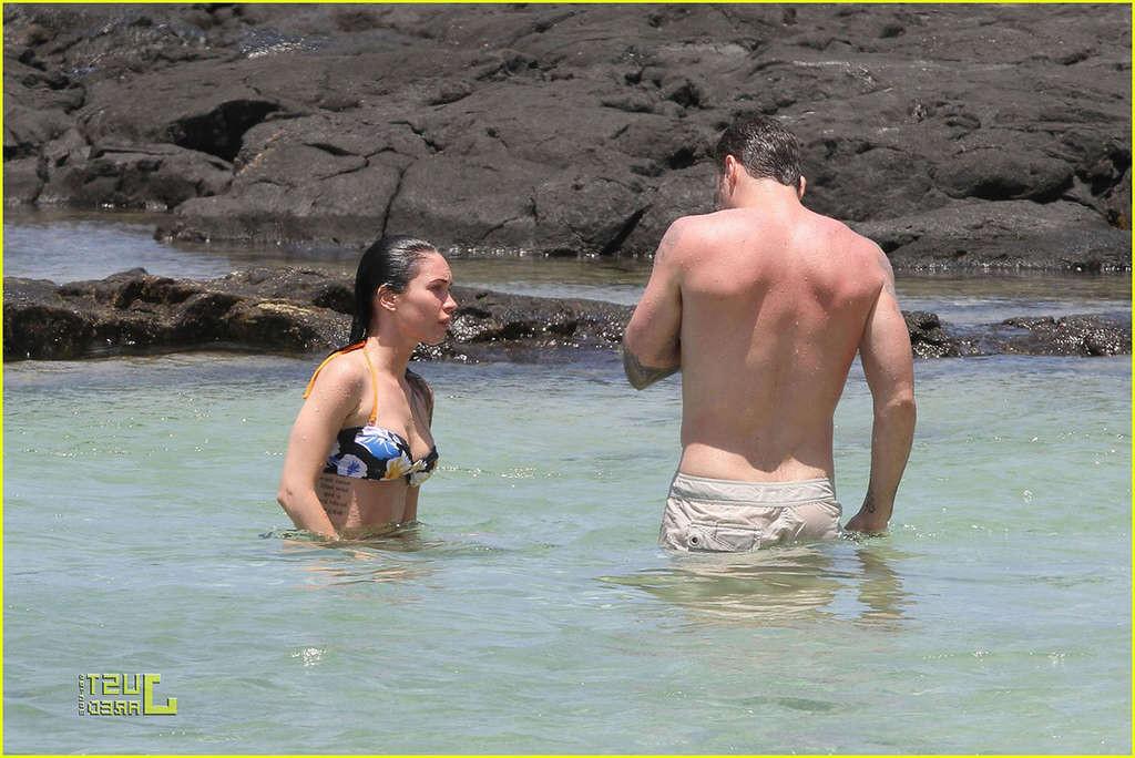 16P Megan Fox in bikini playing on beach with her boyfriend