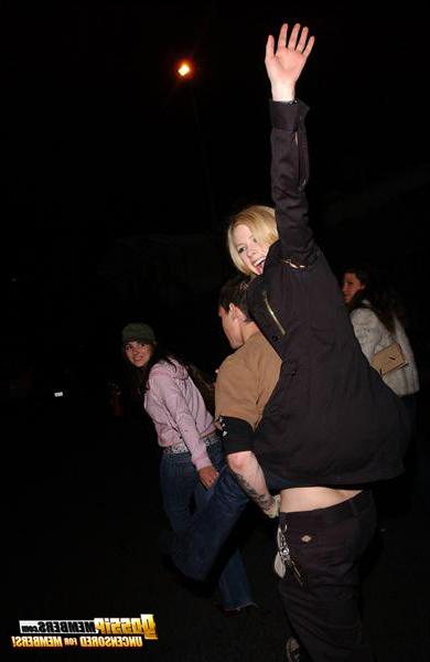 15P Avril Lavigne reveals herself nude and getting nasty