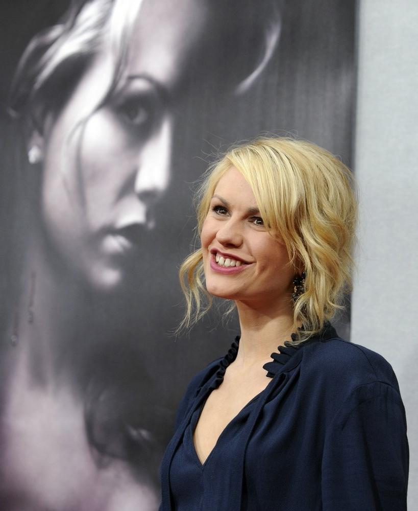 15P Blonde celeb Anna Pacquin exposing nice boobs in wild sex scene