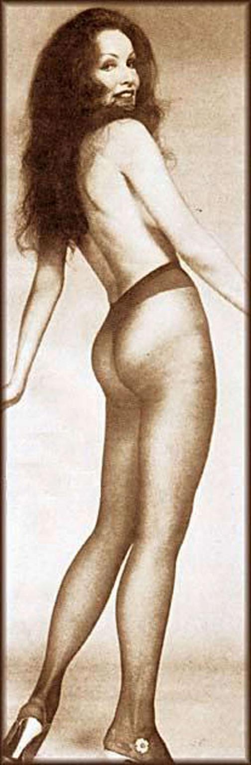 16P Julie Newmar exposing her nice big tits and great ass