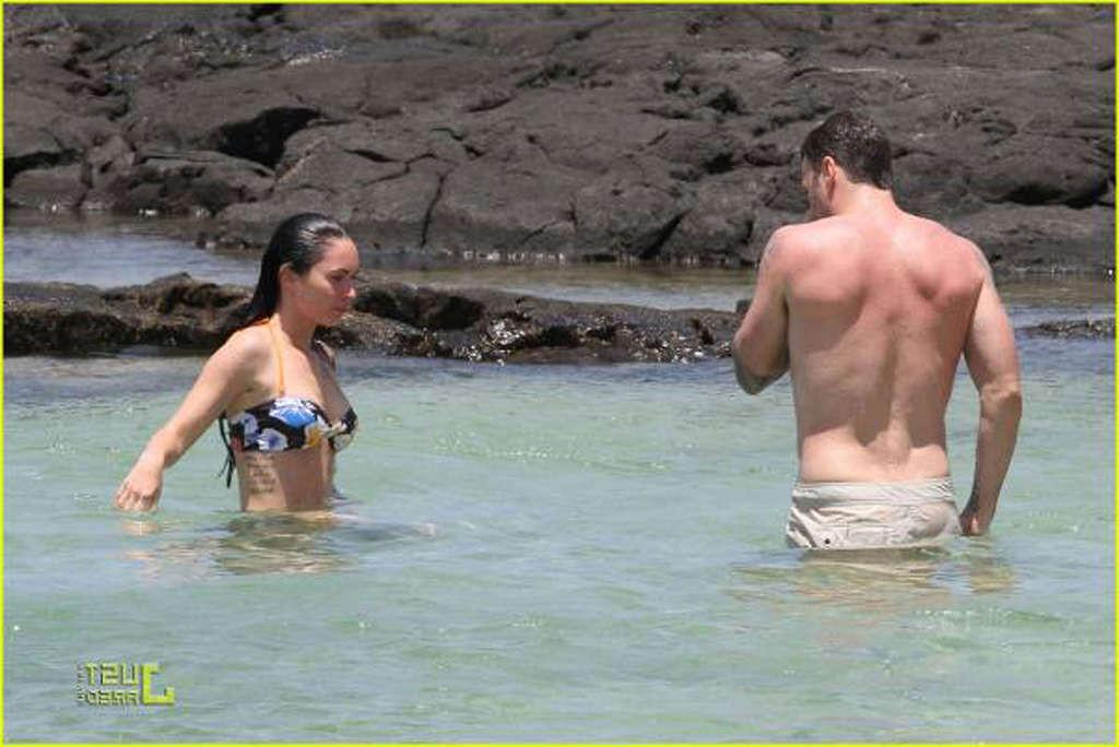 16P Megan Fox enjoying on beach with her boyfriend and showing sexy body in bikini