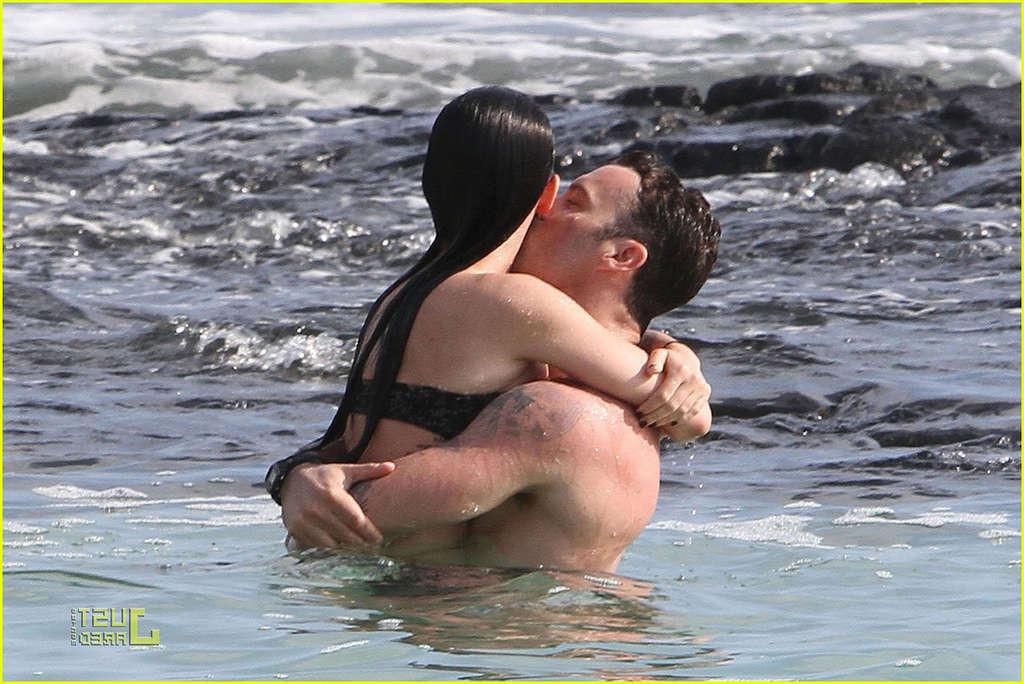 16P Megan Fox enjoying on beach with her boyfriend and showing sexy body in bikini