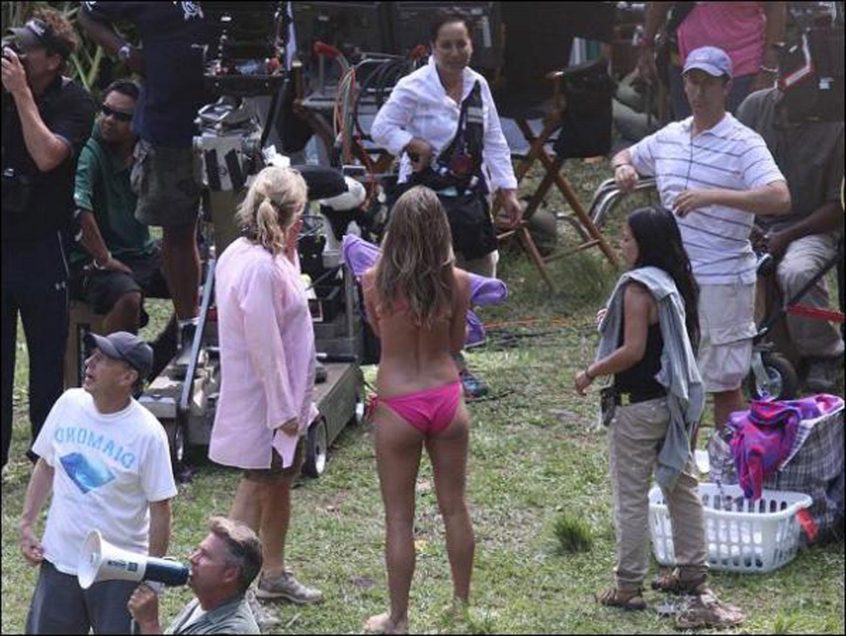 16P Jennifer Aniston exposing her sexy body and hot ass in bikini