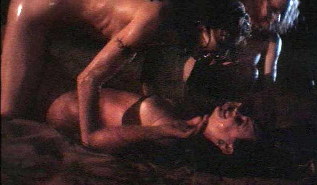 10P Carla  Gugino exposing her nice huge tits in nude movie caps