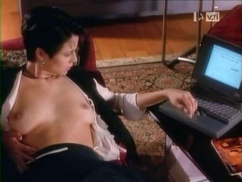 16P Catherine Bell exposing her nice tits and posing in bikini