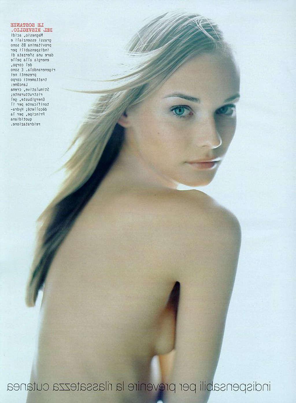 10P Diane Kruger exposing her nice big tits and great ass