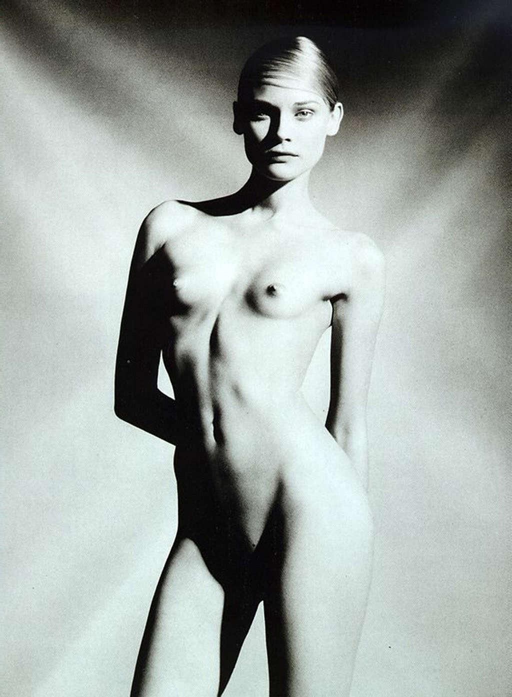 10P Diane Kruger exposing her nice big tits and great ass